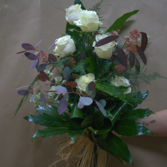 6 Rose Sheaf - Quality Flowers from Ann's Flowers - Just £29.95! Shop now at Ann's Flowers